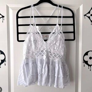 Francesca’s: Mi Ami White Lack Tank - Size XL